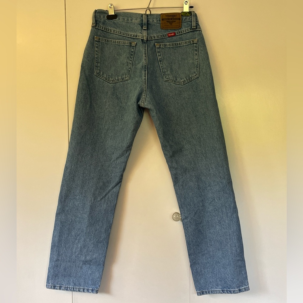Great Condition Wrangler Jeans Medium Wash - Picture 1 of 4